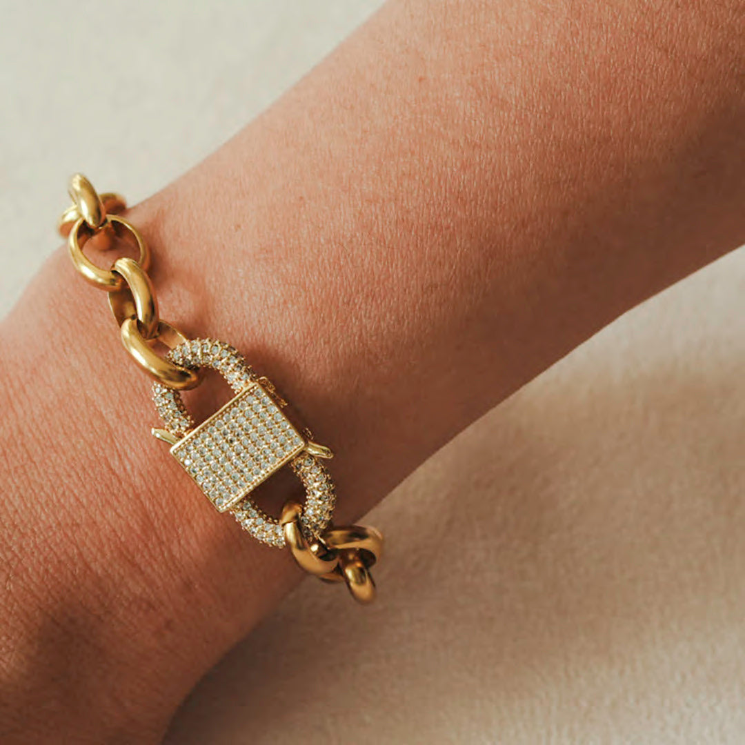 Golden Radiant Link Bracelet